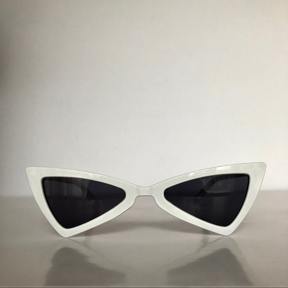Retro Triangle Bow Tie Frame Cat Eye Sunglasses